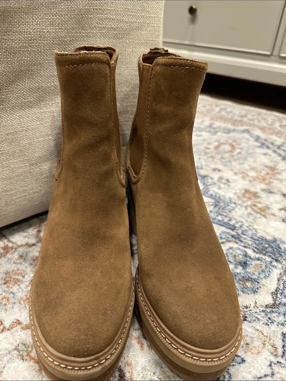 Steve Madden Tan Suede Chukka Boots
